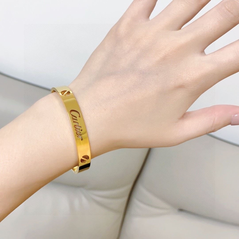 Ca*t*er bracelets